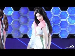 170422 프리스틴 (PRISTIN) 'Black Widow' 시연 직캠 @코엑스 어반 파크 4K Fancam by -wA-