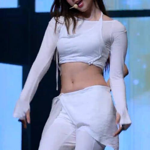 'Acting 하고 Reaction 해' 트리플에스(tripleS) 정하연 Rising 직캠 @AlphaPercent