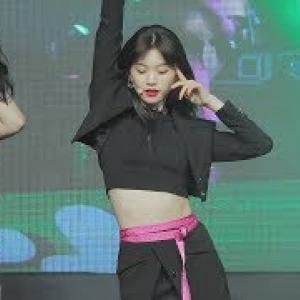 191019 Weki Meki(위키미키) Iron Boy 김도연DOYEON 4k 직캠fancam / 정선청바지