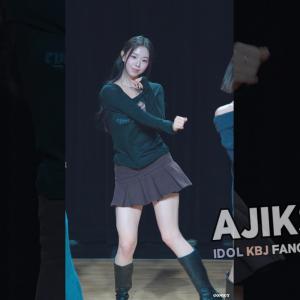 260123 트리플에스 msnz (tripleS msnz) 김채연 - Christmas Alone 4K 직캠 @팬사인회