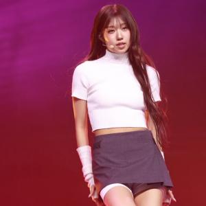 251108 IZNA CHOI JUNGEUN 이즈나 최정은 'TIMEBOMB' 직캠 4K FANCAM | 2025 IZNA FANCON