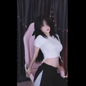 깅 허리 진짜 가늘긴 하다 ㅋㅋㅋㅋ