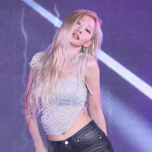 [4K] 251011 키스오브라이프 쥴리 'Sticky + Igloo + Lips Hips Kiss' 직캠 (KISS OF LIFE JULIE FanCam)