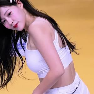 치어리더 김도아 우윳빛 레전드 갱신 공연