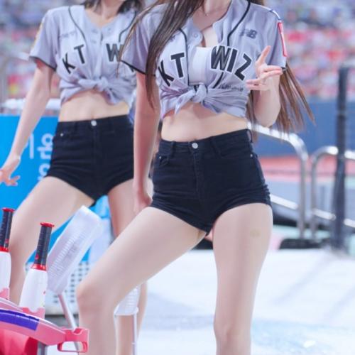 몸선이 남다른 피리춤 아웃송 김해리 치어리더 Kim Haeri Cheerleader ktwiz