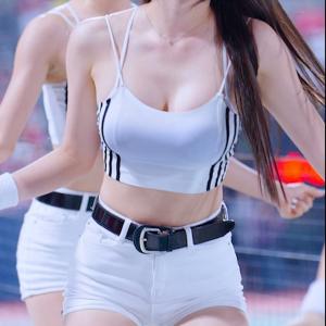 어깨춤추며 놀리는 아웃송 김해리 치어리더 Kim Haeri Cheerleader ktwiz